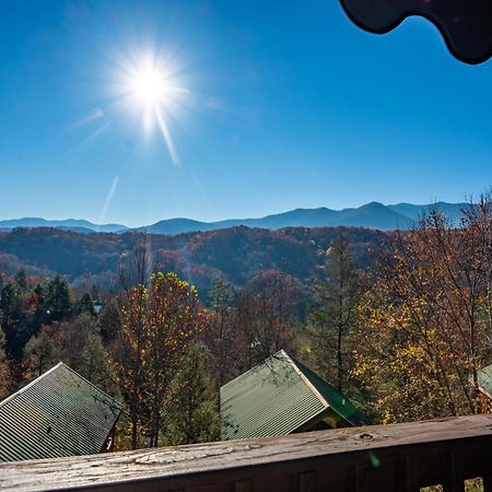 Spacious Smokies Cabin - Hot Tub With Mountain Views Gatlinburg Exteriér fotografie