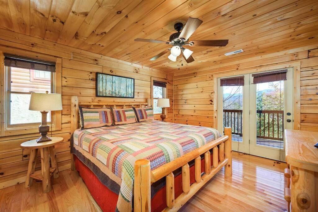 Spacious Smokies Cabin - Hot Tub With Mountain Views Gatlinburg Exteriér fotografie