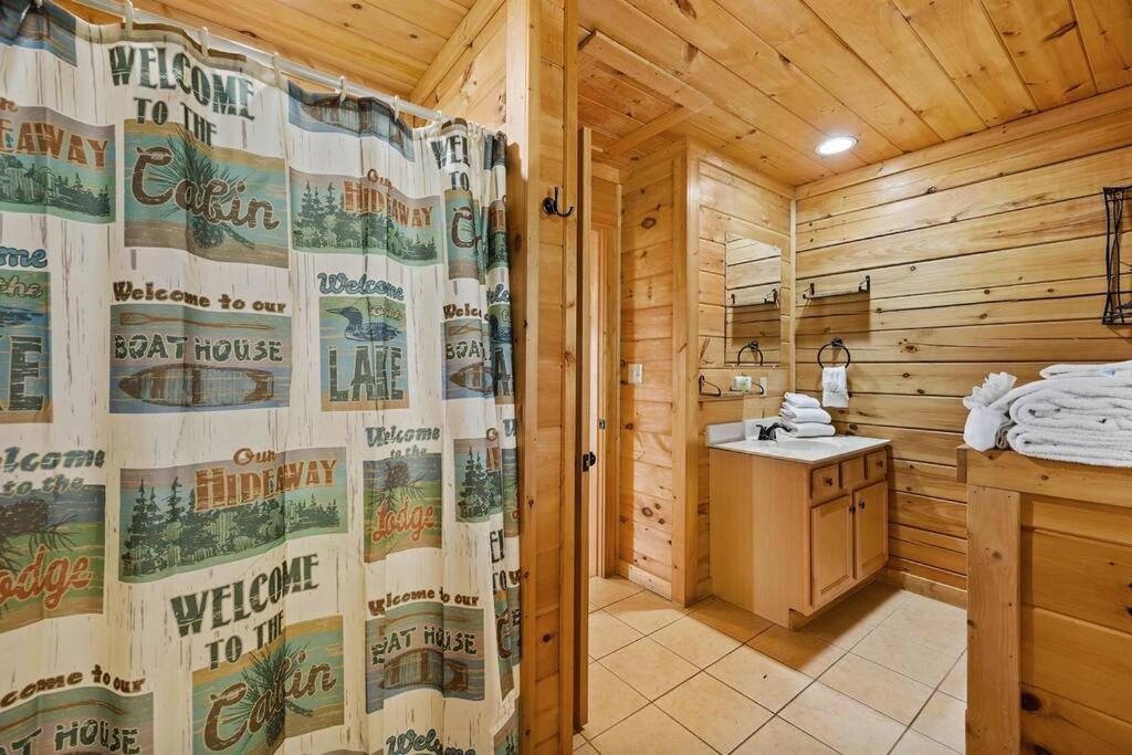 Spacious Smokies Cabin - Hot Tub With Mountain Views Gatlinburg Exteriér fotografie