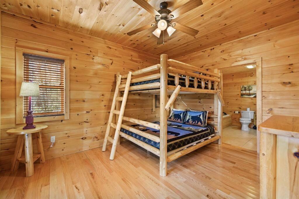 Spacious Smokies Cabin - Hot Tub With Mountain Views Gatlinburg Exteriér fotografie