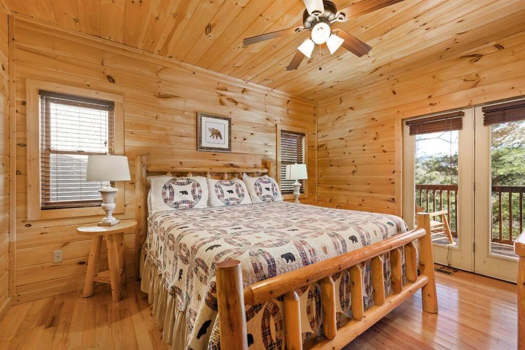 Spacious Smokies Cabin - Hot Tub With Mountain Views Gatlinburg Exteriér fotografie