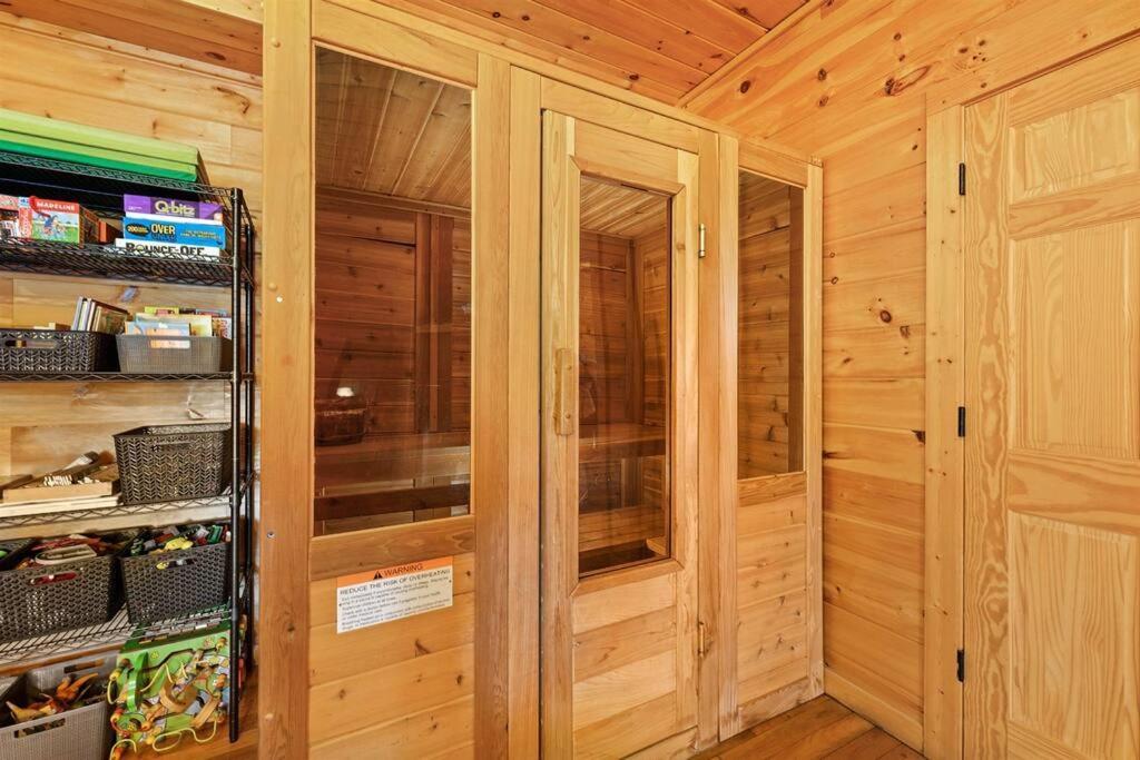 Spacious Smokies Cabin - Hot Tub With Mountain Views Gatlinburg Exteriér fotografie